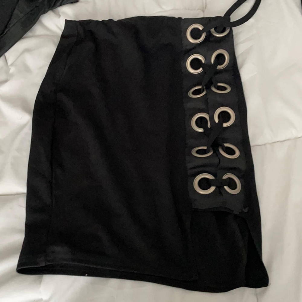 Black skirt with slit